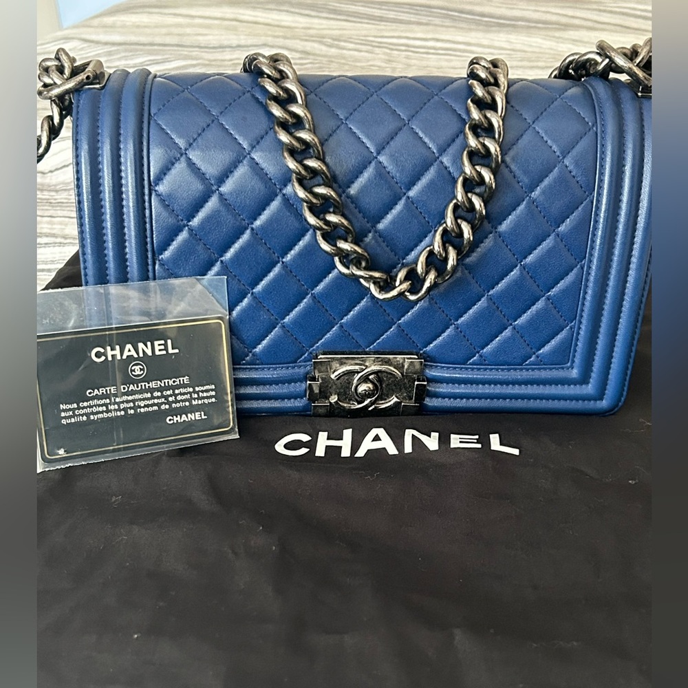 Chanel le boy